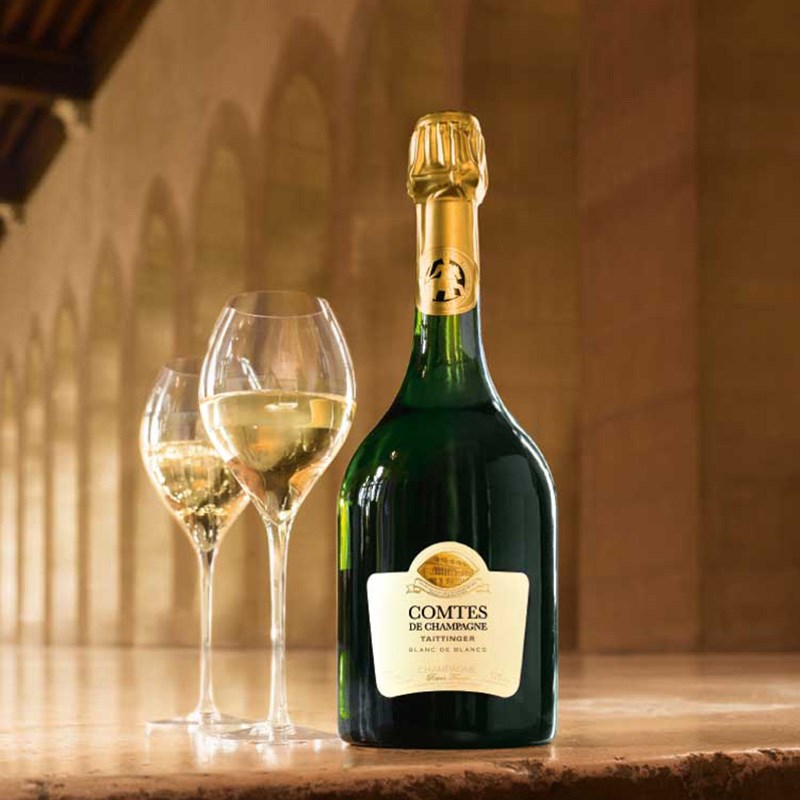 2008 Comtes de Champagne nu beschikbaar voor investering De Champagnewereld wacht geduldig op de Comtes de Champagne van 2008. Nu is het eindelijk beschikbaar voor investeringen